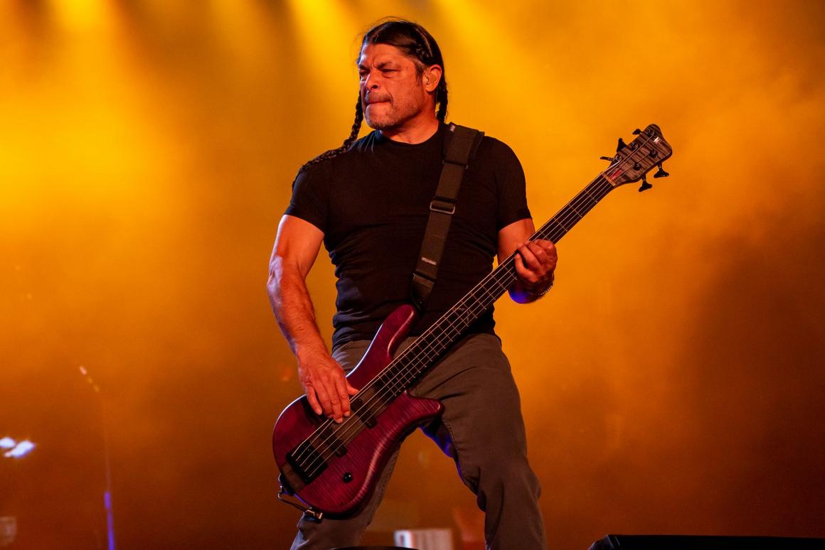 Photo gallery from the gig in Newton, IA shot on June 9, 2017